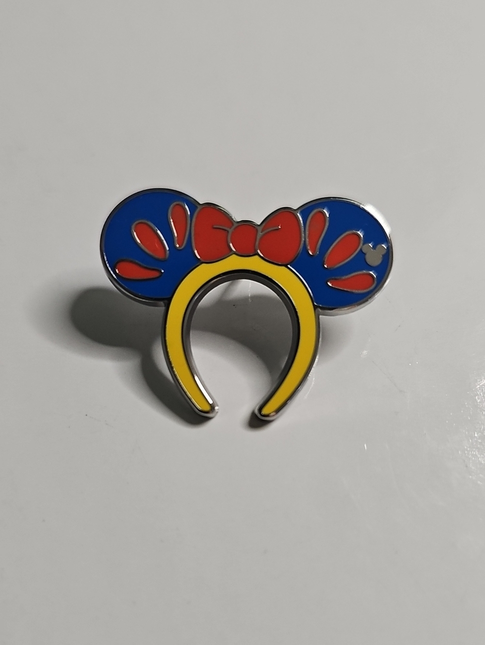 Disney Hidden Mickey 2026 Disneyland Snow White Ear Headband Wave A Pin